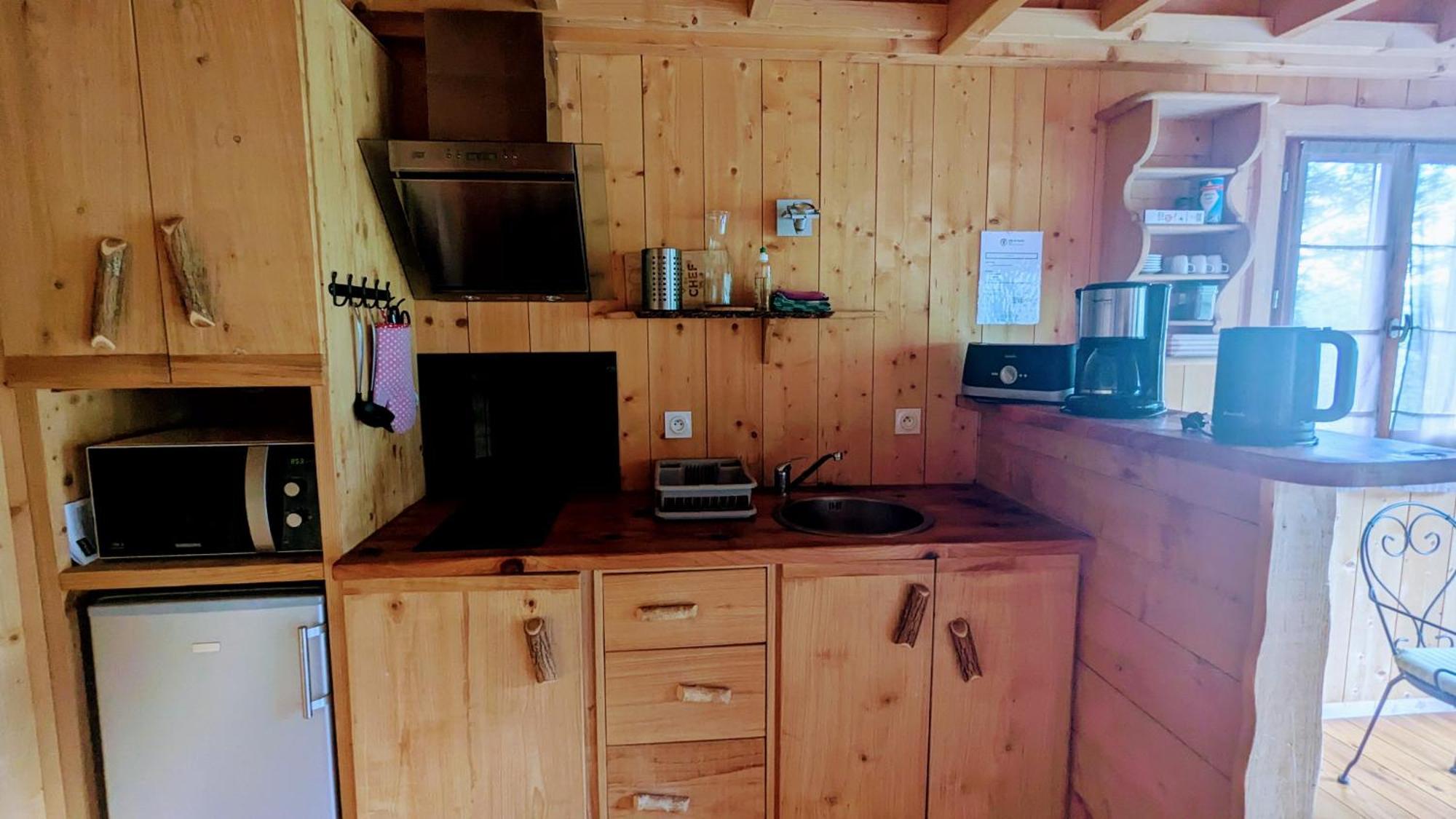 Serrieres-sur-Ain Cabanes Et Lodges Du Belvedere מראה חיצוני תמונה